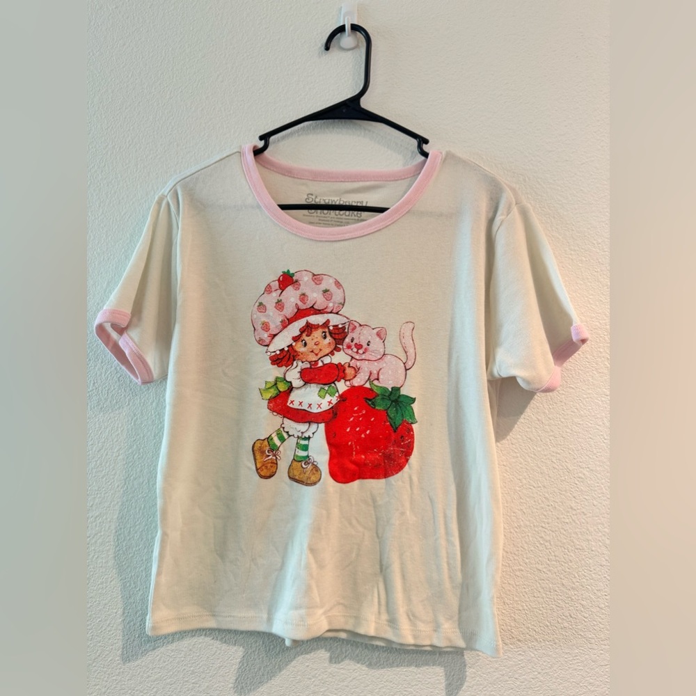 NWOT Strawberry shortcake shirt (XL)